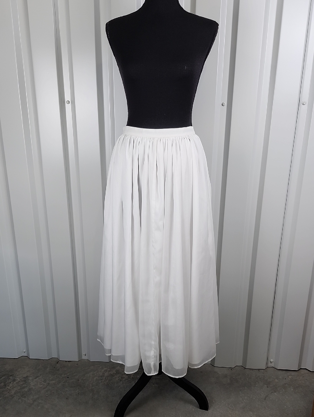 Adeirlina Women's Classic White Chiffon Gathered Maxi Skirt Size Small NWT Fairy